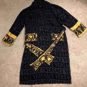 Versace Men’s I ♡ BAROQUE BATHROBE